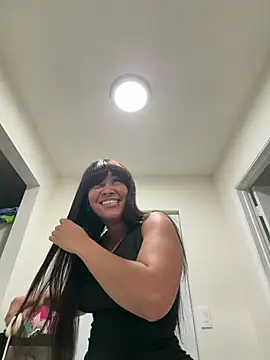 Snapshot of LuckyKhloe chatting on 4, 3, 2026 LuckyKhloe online show from 4, 3, 2026