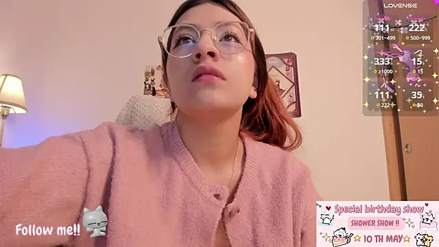 Snapshot of emily_uwu0 chatting on 22, 4, 2026 emily uwu0 online show from 22, 4, 2026