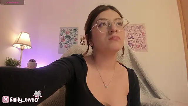Snapshot of emily_uwu0 chatting on 24, 7, 2026 emily uwu0 online show from 24, 7, 2026