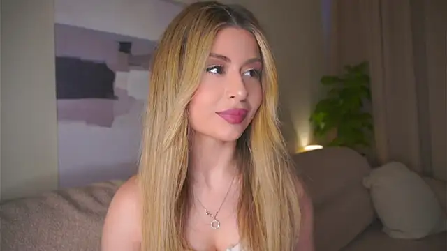 Snapshot of GeorginaHarn chatting on 5, 5, 2026 GeorginaHarn online show from 5, 5, 2026