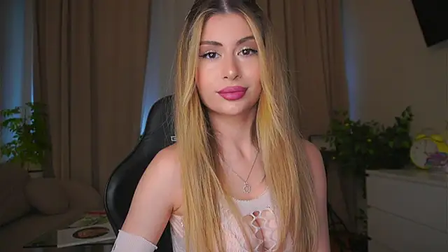 Snapshot of GeorginaHarn chatting on 22, 5, 2026 GeorginaHarn online show from 22, 5, 2026
