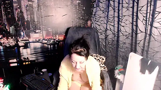 Snapshot of AMOURSWEET2025 chatting on 8, 2, 2026 AMOURSWEET2025 online show from 8, 2, 2026