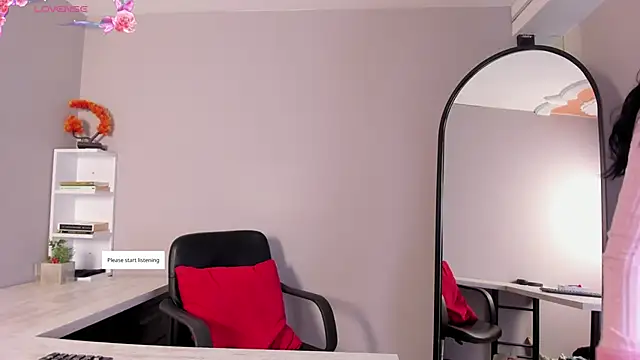 Emma  clark  online show from 28, 9, 2025