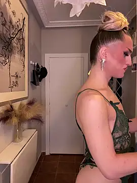 lacattiva online show from 9, 10, 2025