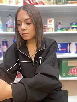 PrettyAmber online show from 12, 4, 2026