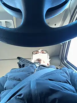 Snapshot of Axl_hot chatting on 6, 2, 2026 Axl hot online show from 6, 2, 2026