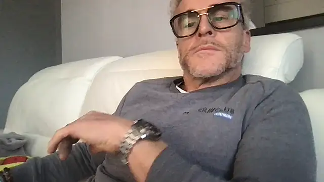 Snapshot of Axl_hot chatting on 23, 2, 2026 Axl hot online show from 23, 2, 2026