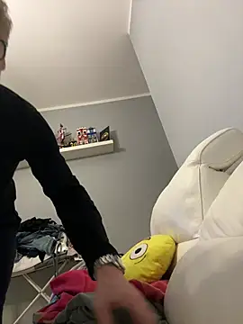 Snapshot of Axl_hot chatting on 25, 2, 2026 Axl hot online show from 25, 2, 2026