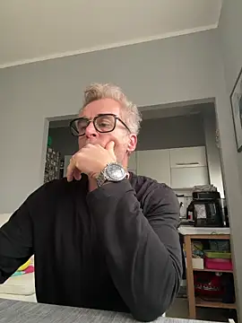 Snapshot of Axl_hot chatting on 2, 3, 2026 Axl hot online show from 2, 3, 2026