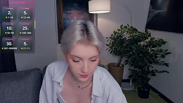 Snapshot of OdelynaAsp chatting on 8, 11, 2025 OdelynaAsp online show from 8, 11, 2025