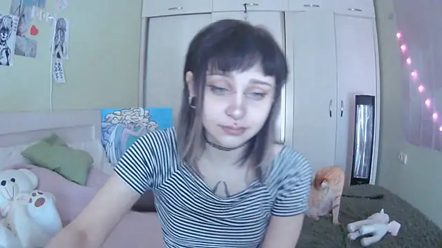 SineKiraReal online show from 4, 10, 2025