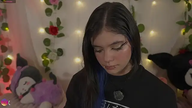 Snapshot of cutee_andrea chatting on 6, 7, 2026 cutee andrea online show from 6, 7, 2026