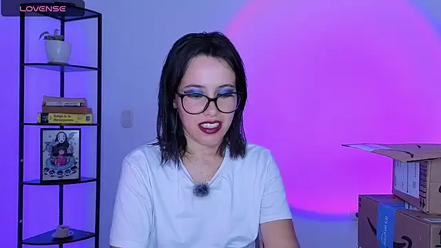 Snapshot of girldom chatting on 1, 7, 2026 girldom online show from 1, 7, 2026