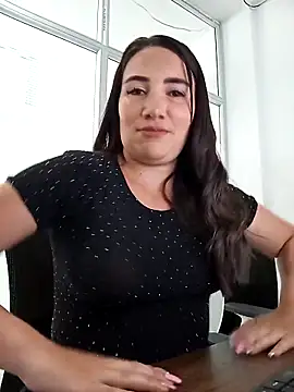 xxx Alice  online show from 4, 10, 2025