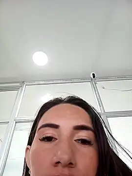 xxx Alice  online show from 13, 10, 2025