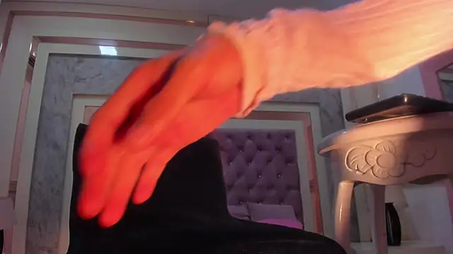 Xara Blis online show from 19, 9, 2025