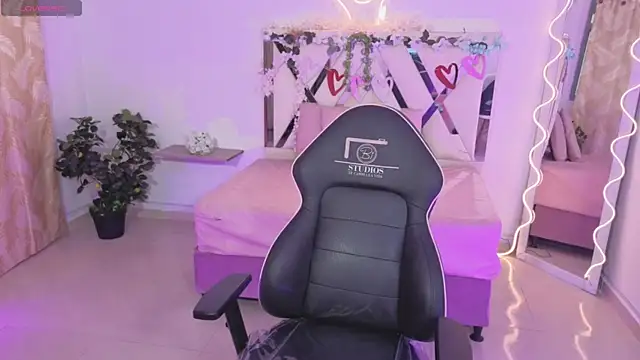 ZURY TAY online show from 14, 11, 2025