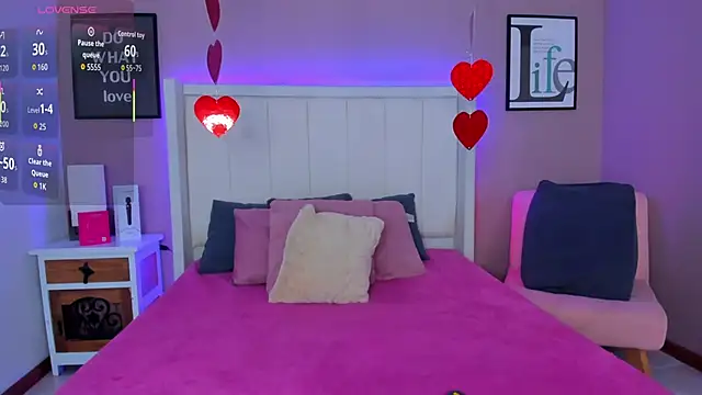 sarahyessica online show from 16, 4, 2026