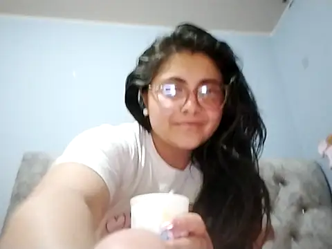 TifanyAmazinng online show from 18, 12, 2025