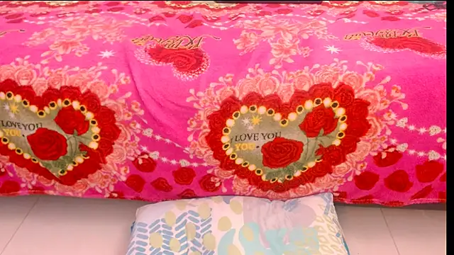 bellotabigtits18 online show from 18, 9, 2025