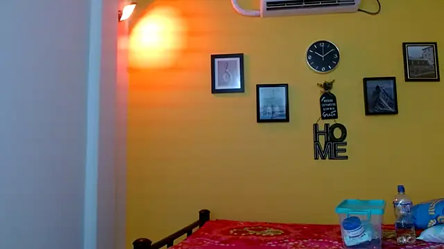 bellotabigtits18 online show from 26, 9, 2025