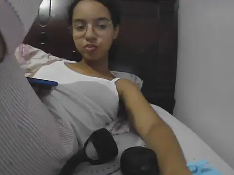 BabygirlCaramelo online show from 3, 10, 2025