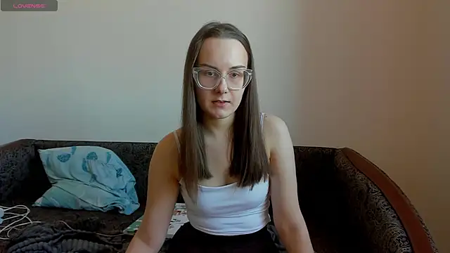 Kelly Cartier online show from 15, 4, 2026