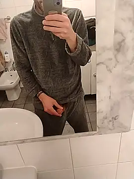 Snapshot of Baldassarre1990 chatting on 30, 11, 2025 Baldassarre1990 online show from 30, 11, 2025