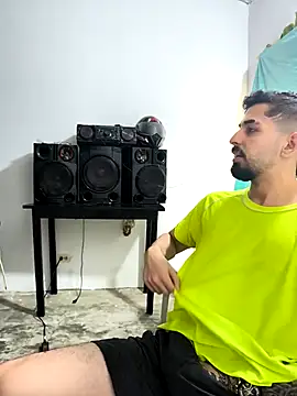 Snapshot of giannis090 chatting on 22, 10, 2025 giannis090 online show from 22, 10, 2025