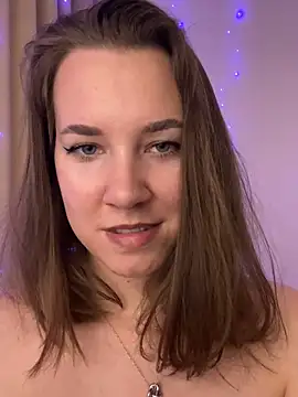 Candy Foxxxy  online show from 19, 10, 2025
