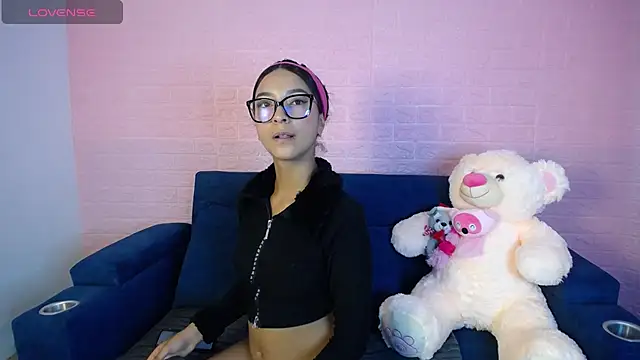 Natasha evans18 online show from 13, 11, 2025