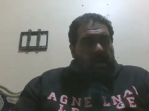 Snapshot of elpoop7305 chatting on 14, 1, 2026 elpoop7305 online show from 14, 1, 2026