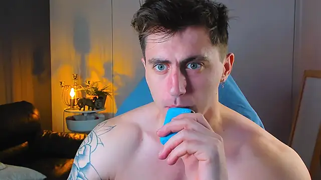 Snapshot of Oscar_Miller_ chatting on 22, 10, 2025 Oscar Miller online show from 22, 10, 2025