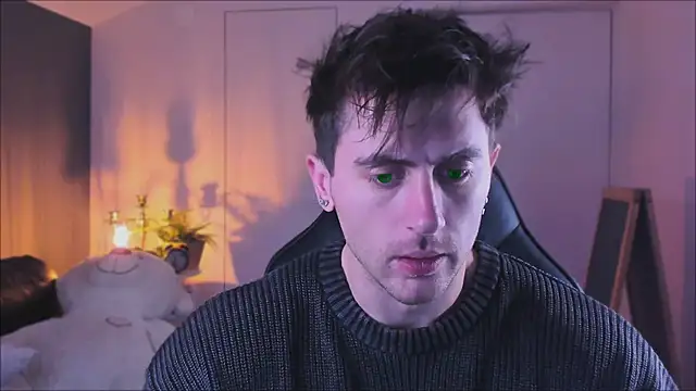 Snapshot of Oscar_Miller_ chatting on 8, 11, 2025 Oscar Miller online show from 8, 11, 2025