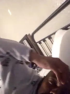 Snapshot of xHelloKitty chatting on 10, 9, 2025 xHelloKitty online show from 10, 9, 2025