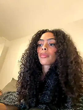 Snapshot of yasmingarcia chatting on 3, 11, 2025 yasmingarcia online show from 3, 11, 2025