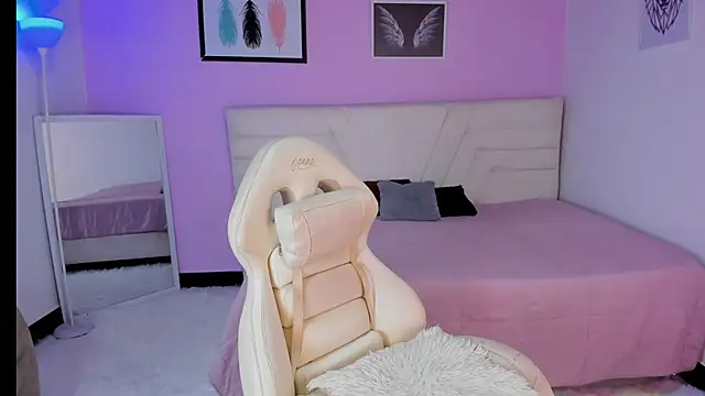 fressittalove01 online show from 13, 11, 2025