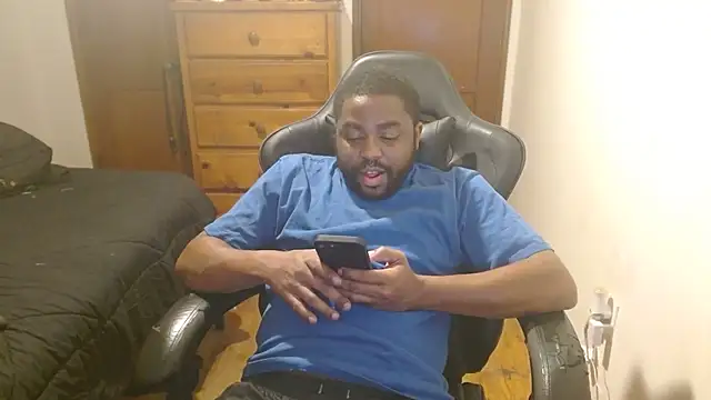 Snapshot of Breadwinnah chatting on 24, 10, 2025 Breadwinnah online show from 24, 10, 2025