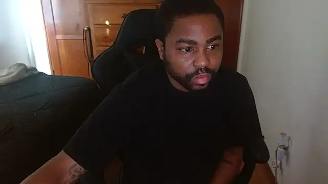 Snapshot of Breadwinnah chatting on 29, 10, 2025 Breadwinnah online show from 29, 10, 2025