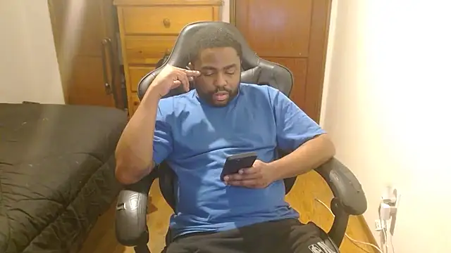 Snapshot of Breadwinnah chatting on 12, 11, 2025 Breadwinnah online show from 12, 11, 2025