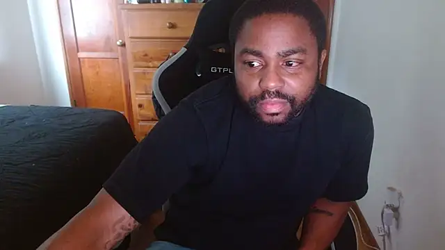 Snapshot of Breadwinnah chatting on 16, 11, 2025 Breadwinnah online show from 16, 11, 2025