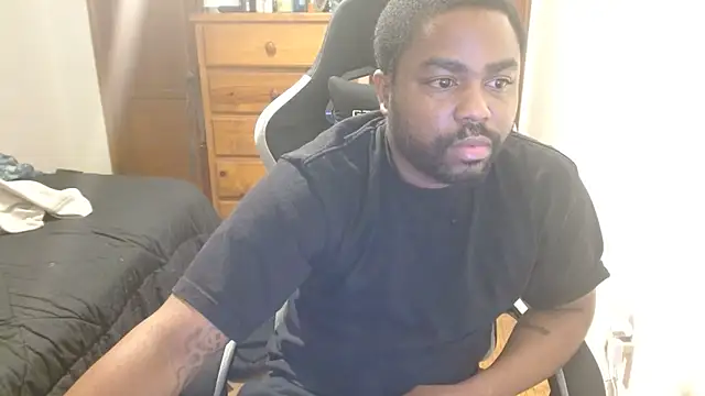 Snapshot of Breadwinnah chatting on 17, 11, 2025 Breadwinnah online show from 17, 11, 2025