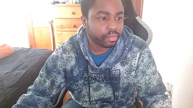 Snapshot of Breadwinnah chatting on 21, 11, 2025 Breadwinnah online show from 21, 11, 2025