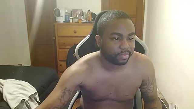 Snapshot of Breadwinnah chatting on 1, 12, 2025 Breadwinnah online show from 1, 12, 2025