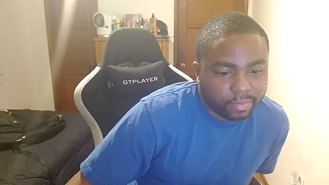 Snapshot of Breadwinnah chatting on 2, 12, 2025 Breadwinnah online show from 2, 12, 2025