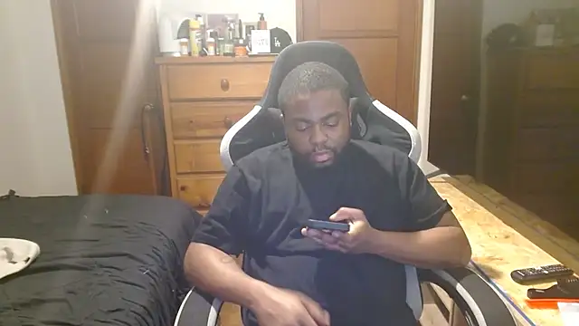 Snapshot of Breadwinnah chatting on 17, 12, 2025 Breadwinnah online show from 17, 12, 2025