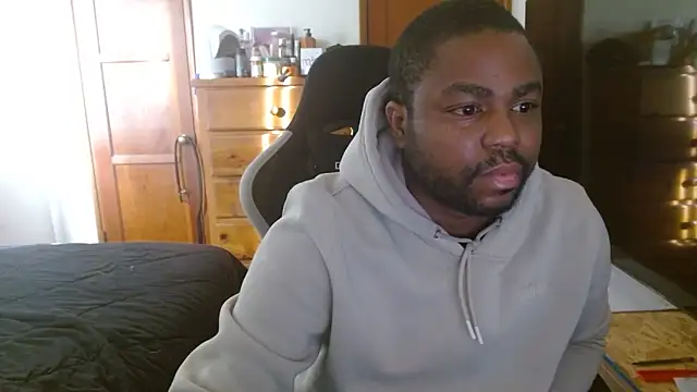 Snapshot of Breadwinnah chatting on 18, 12, 2025 Breadwinnah online show from 18, 12, 2025