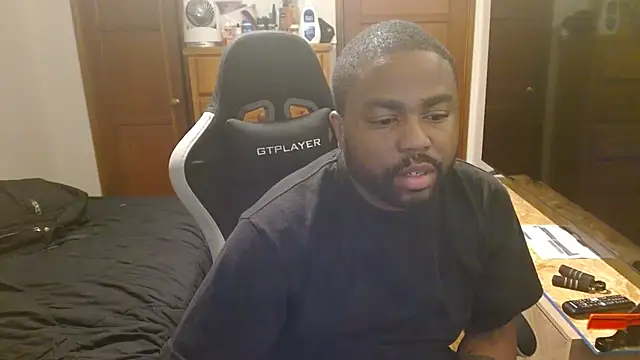 Snapshot of Breadwinnah chatting on 31, 3, 2026 Breadwinnah online show from 31, 3, 2026