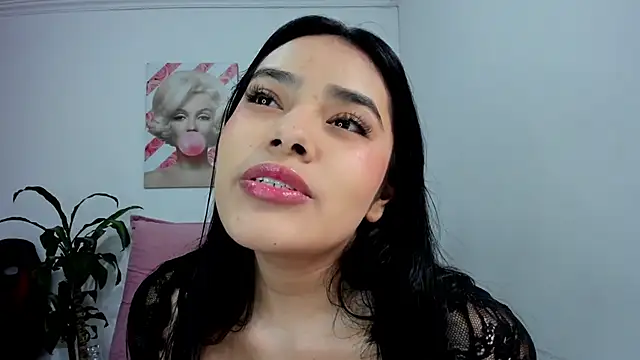 Snapshot of valeria_millers chatting on 19, 12, 2025 valeria millers online show from 19, 12, 2025