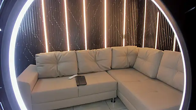 VioletRose as online show from 11, 4, 2026